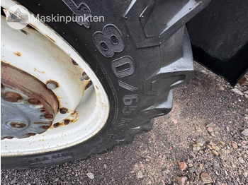 Трактор New Holland 8560: фото 3