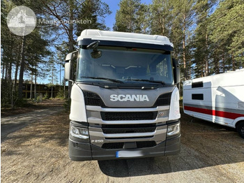 Вантажівка з закритим кузовом Scania P 250: фото 2