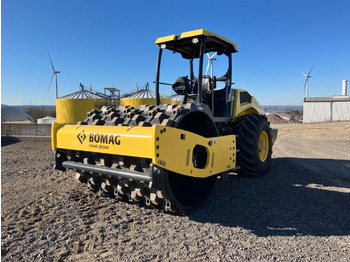 Каток BOMAG