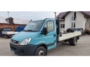 Легка бортова вантажівка IVECO Daily