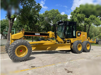 Грейдер CATERPILLAR 140H