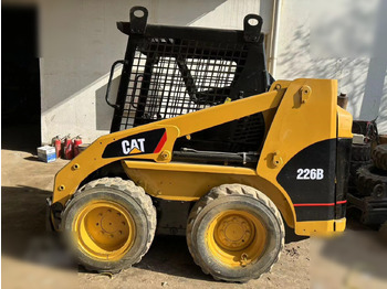 Міні-навантажувач CATERPILLAR 226B
