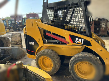 Міні-навантажувач CATERPILLAR 226B: фото 2 Міні-навантажувач CATERPILLAR 226B: фото 2