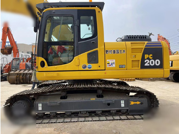 Гусеничний екскаватор KOMATSU PC200-8: фото 2