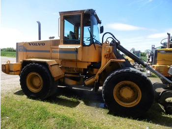 Колісний навантажувач Volvo L90B: фото 2