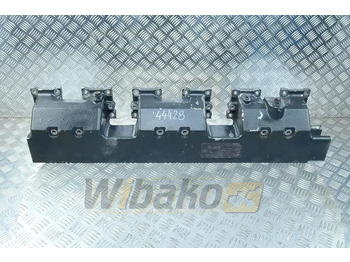 Впускний колектор KOMATSU