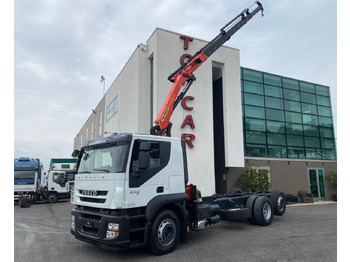 Вантажівка з маніпулятором IVECO