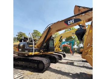 Гусеничний екскаватор CATERPILLAR 320D2