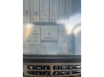 Трактор John Deere 7230 R: фото 5