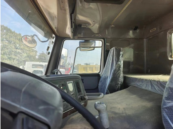 Вантажівка цистерна Для транспортування внапоїв SINOTRUK 20 CBM,6×4: фото 3 Вантажівка цистерна Для транспортування внапоїв SINOTRUK 20 CBM,6×4: фото 3