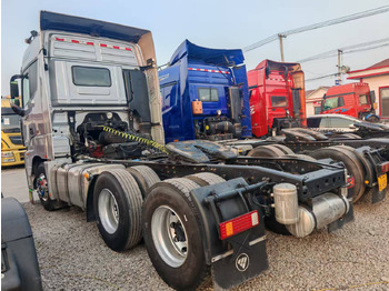 : фото в шапці сторінки
