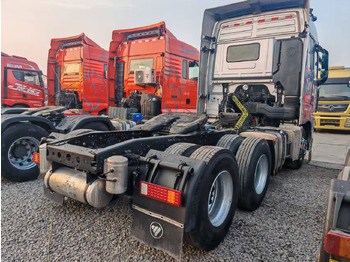 Тягач AUMAN 560HP: фото 4 Тягач AUMAN 560HP: фото 4