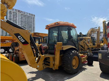 Екскаватор-навантажувач CATERPILLAR 420F