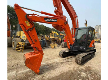 Гусеничний екскаватор DOOSAN DX60-9C