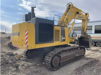 Гусеничний екскаватор KOMATSU