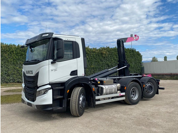 Гаковий мультиліфт вантажівка IVECO X-WAY