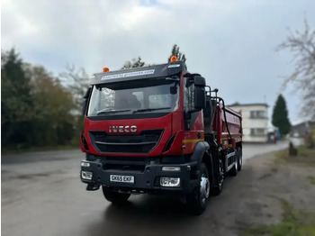 Самоскид вантажівка IVECO Trakker