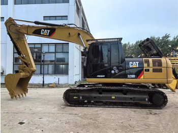 Гусеничний екскаватор CATERPILLAR 320D2