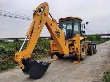 Екскаватор-навантажувач JCB 3CX