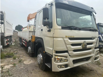 Вантажівка з маніпулятором SINOTRUK HOWO