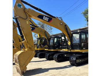 Гусеничний екскаватор CATERPILLAR 320D2