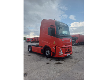 : фото в шапці сторінки