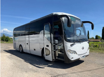 : фото в шапці сторінки