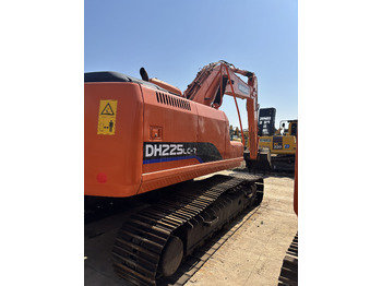 Гусеничний екскаватор DOOSAN DH225
