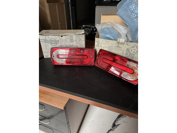 Задній ліхтар MERCEDES-BENZ