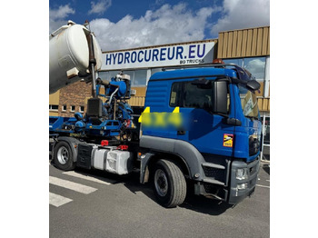 : фото в шапці сторінки