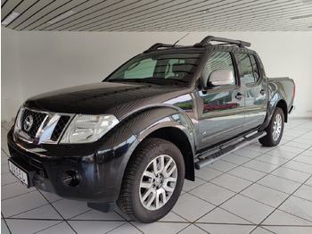 Пікап NISSAN Navara