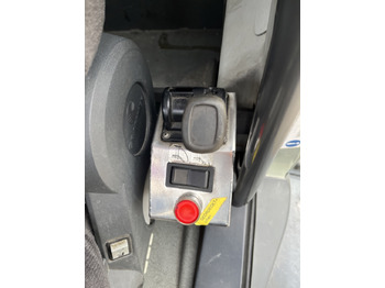 Самоскид вантажівка MAN 35.430 8x4    Intarder   Analog Tacho   Bordmatik: фото 3