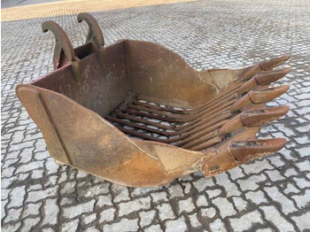 : фото в шапці сторінки