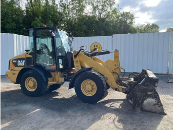 Колісний навантажувач CATERPILLAR 906H