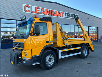 Скіповий навантажувач вантажівка VOLVO FM