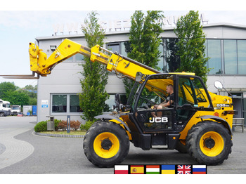 Телескопічний фронтальний навантажувач JCB