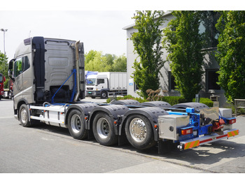 Вантажівка з маніпулятором VOLVO FH16 750 8x4x4 / 750 HP! / Frame 685 cm / Steered 4th axle: фото 4
