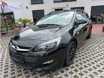 Легковий автомобіль OPEL