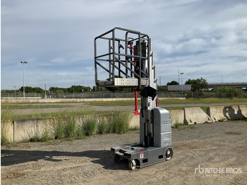 Вертикальний щогловий підйомник JLG