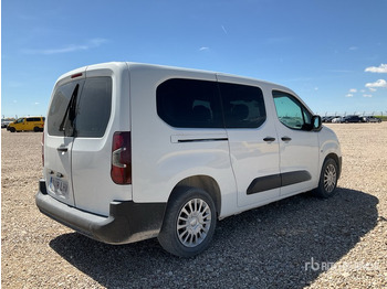Мікроавтобус, Пасажирський фургон 2020 Toyota Proace City Verso Passenger Van: фото 3