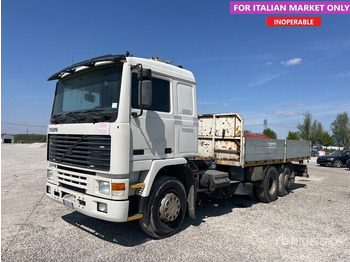 Бортова вантажівка/ Платформа VOLVO FL