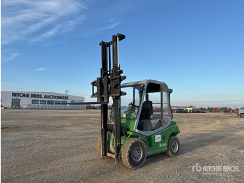 Навантажувач вилковий CESAB