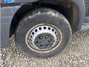 Легка бортова вантажівка 2015 Iveco Daily 33-110 Crew Cab Flatbed Truck: фото 4 Легка бортова вантажівка 2015 Iveco Daily 33-110 Crew Cab Flatbed Truck: фото 4