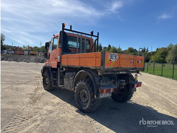 Самоскид вантажівка UNIMOG U300