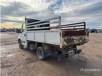 Самоскид вантажівка 2002 Iveco Daily 35C11 4x2 Camion Benne (Inoperable) Dump Truck: Light Duty: фото 3 Самоскид вантажівка 2002 Iveco Daily 35C11 4x2 Camion Benne (Inoperable) Dump Truck: Light Duty: фото 3