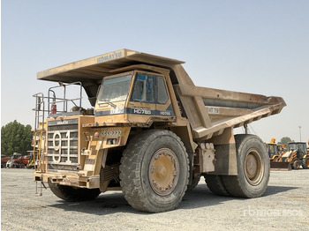 Кар'єрний самоскид KOMATSU HD785