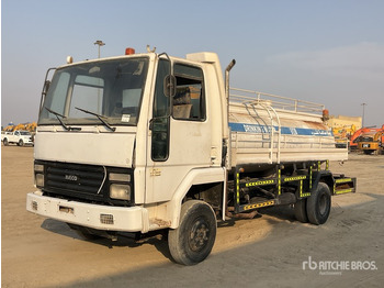 Вантажівка цистерна IVECO