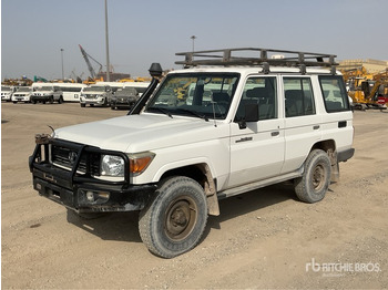 Позашляховик TOYOTA Land Cruiser