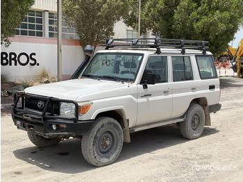 Позашляховик TOYOTA Land Cruiser