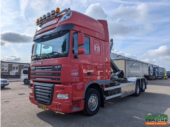 Гаковий мультиліфт вантажівка DAF XF 105 460